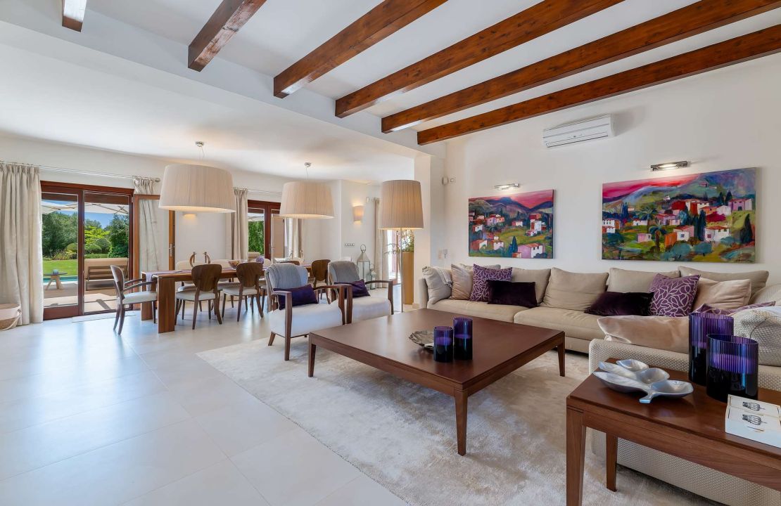 Stunning Finca Alcudia Mallorca with pool and landscaped gardens